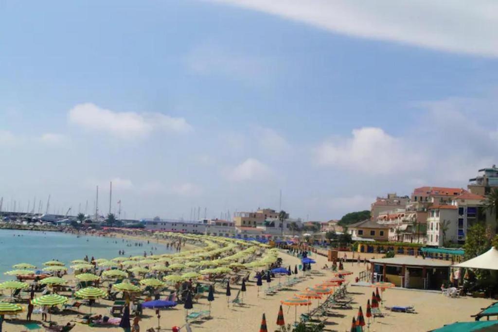 Casa Carina Centro Citta Con Garage Privato Apartman San Remo Kültér fotó