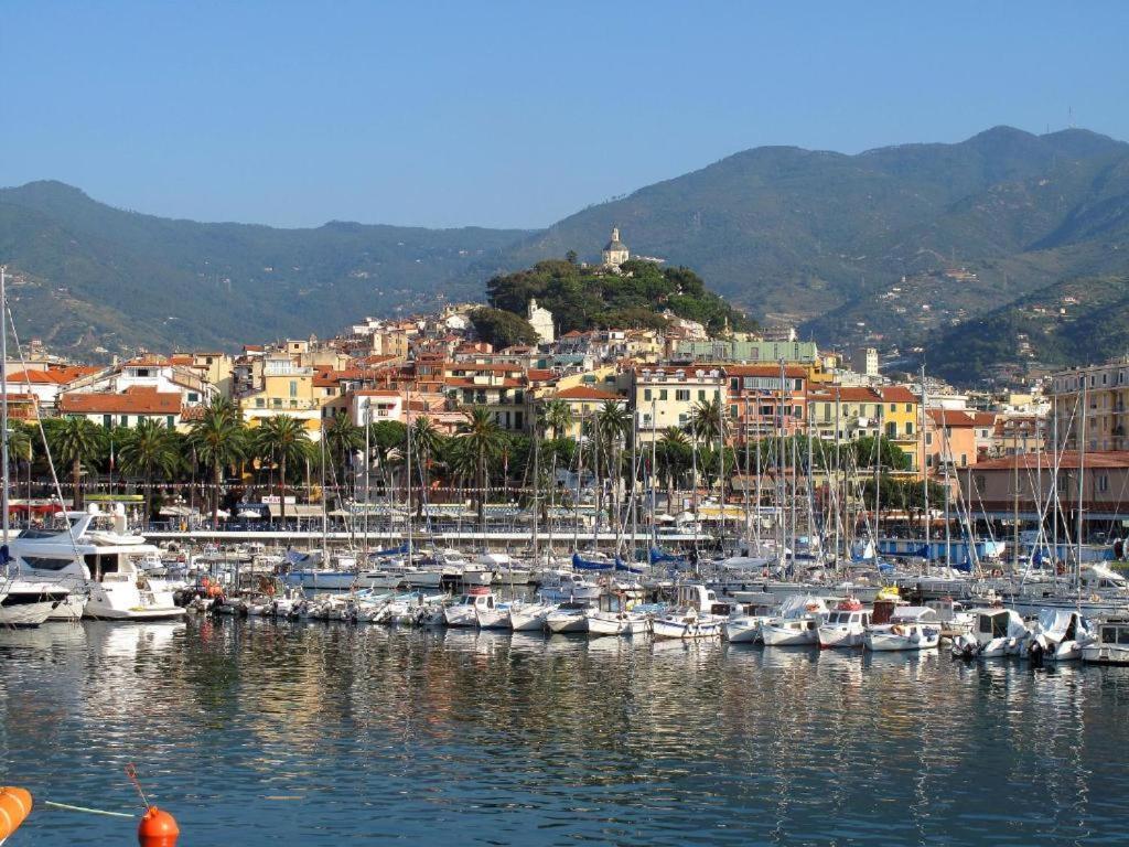 Casa Carina Centro Citta Con Garage Privato Apartman San Remo Kültér fotó